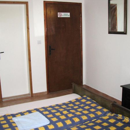 Guest House Familia Samovodene Ngoại thất bức ảnh