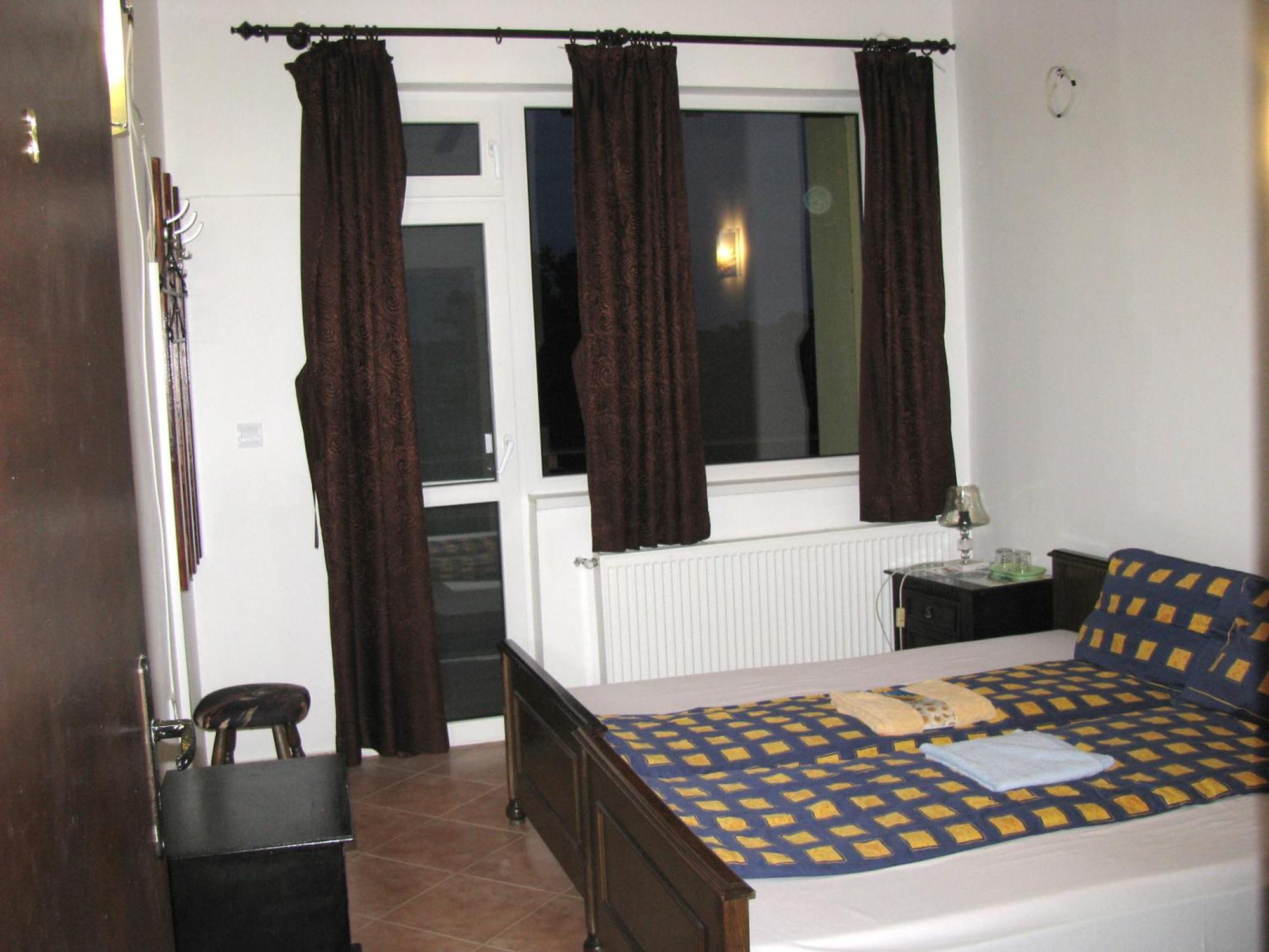 Guest House Familia Samovodene Ngoại thất bức ảnh