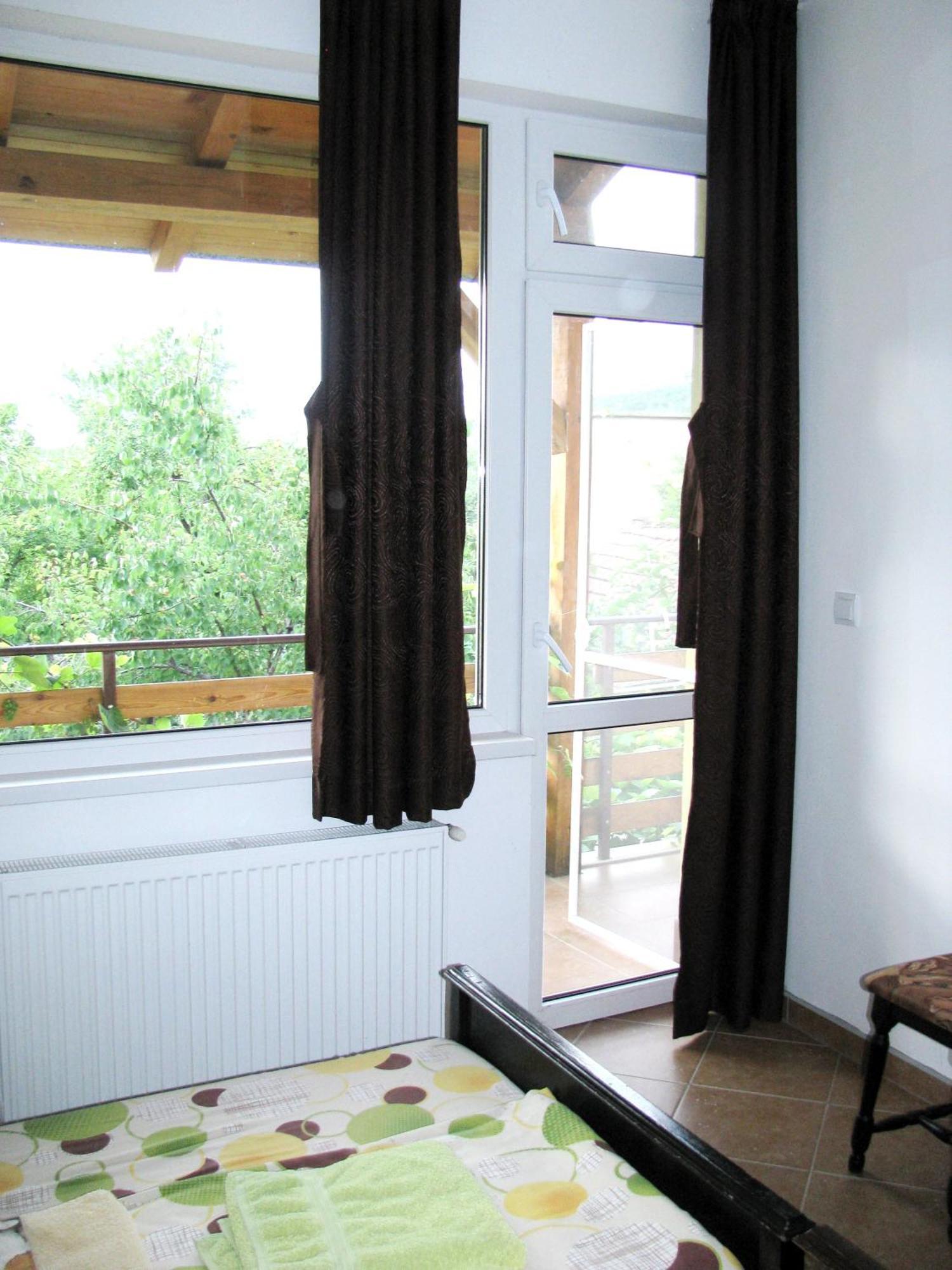 Guest House Familia Samovodene Ngoại thất bức ảnh