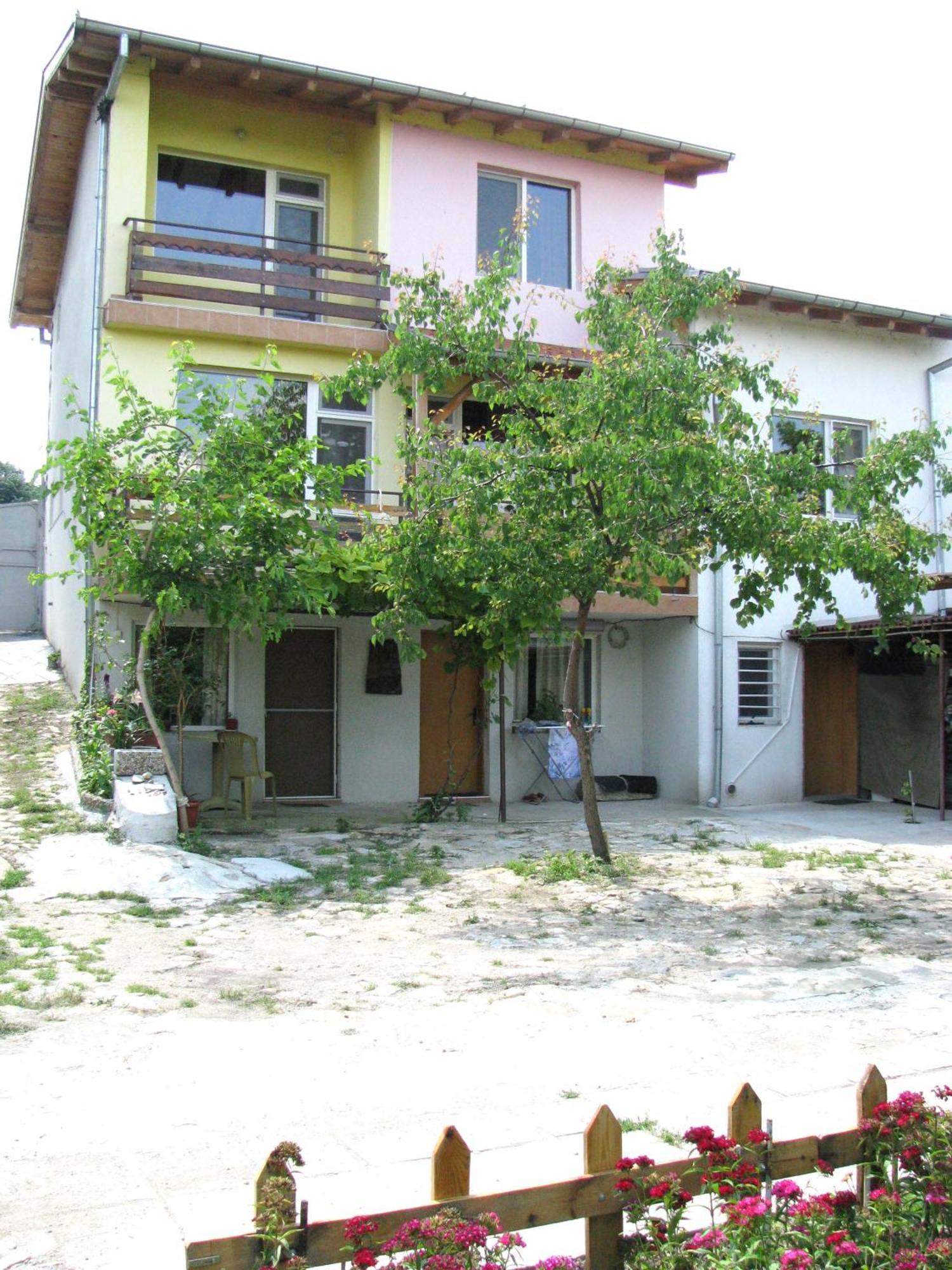 Guest House Familia Samovodene Ngoại thất bức ảnh