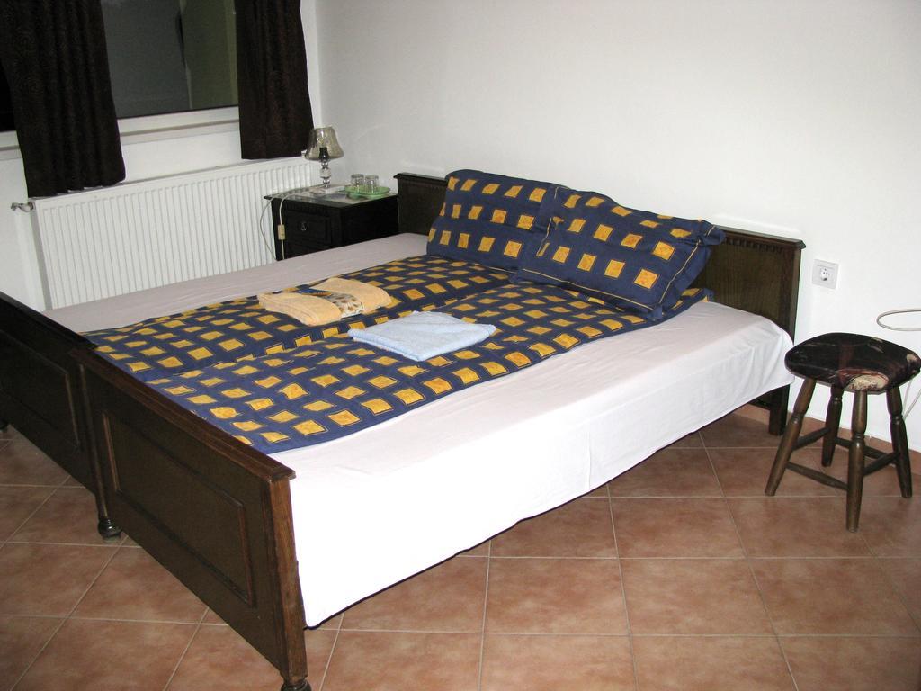 Guest House Familia Samovodene Ngoại thất bức ảnh