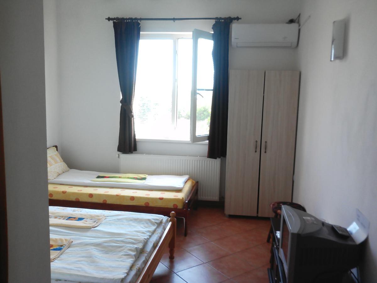 Guest House Familia Samovodene Ngoại thất bức ảnh